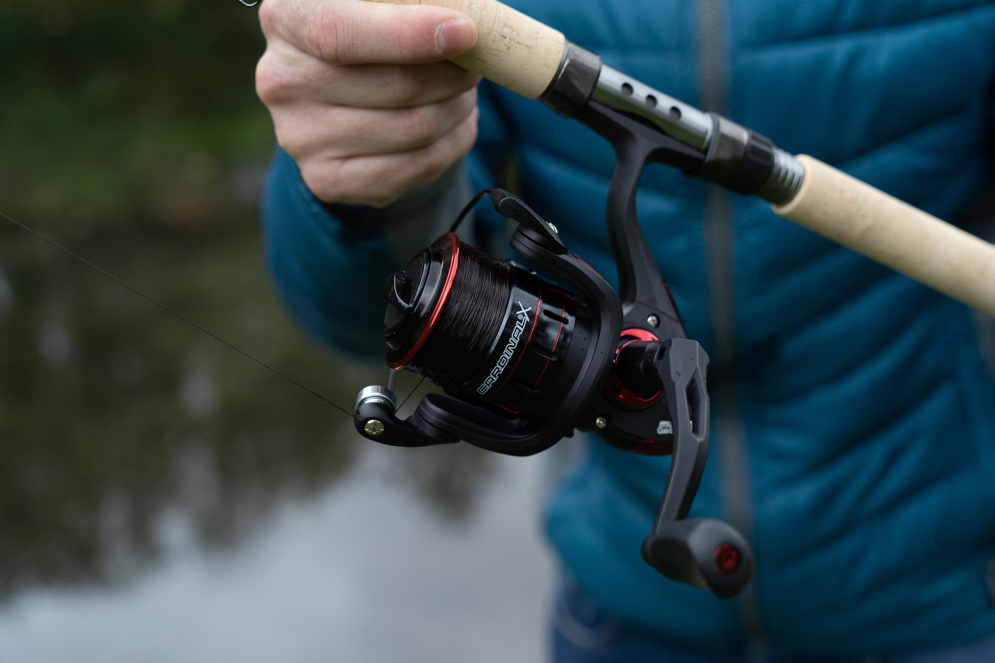 Abu Garcia Cardinal X Allround Spinning Bobina Mulinello per Pesca Acqua Dolce Mulinello per Predator Lure Fishing – Trota, Persico, Luccio, Salmone, Robusto e leggero, Nero e Rosso Alluminio Diverse