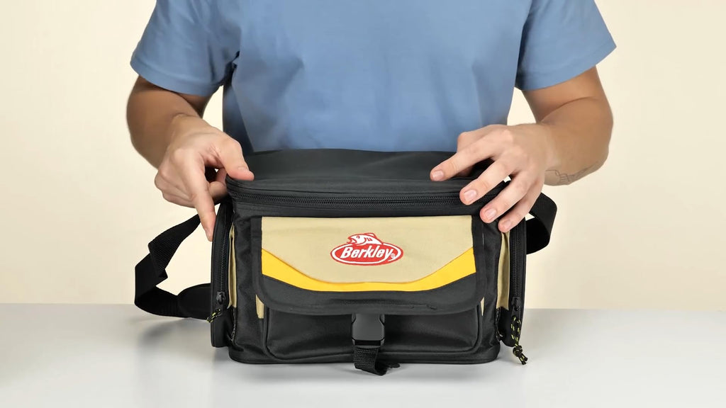 Berkley System - Practica Borsa da Pesca con 4 Scatole per Esche da Pesca e Scatole per Attrezzatura da Pesca con tracolla imbottita