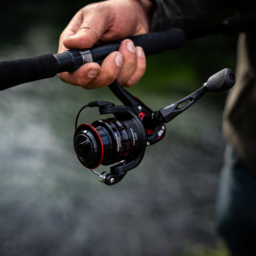Abu Garcia Cardinal X Allround Spinning Bobina Mulinello per Pesca Acqua Dolce Mulinello per Predator Lure Fishing – Trota, Persico, Luccio, Salmone, Robusto e leggero, Nero e Rosso Alluminio Diverse