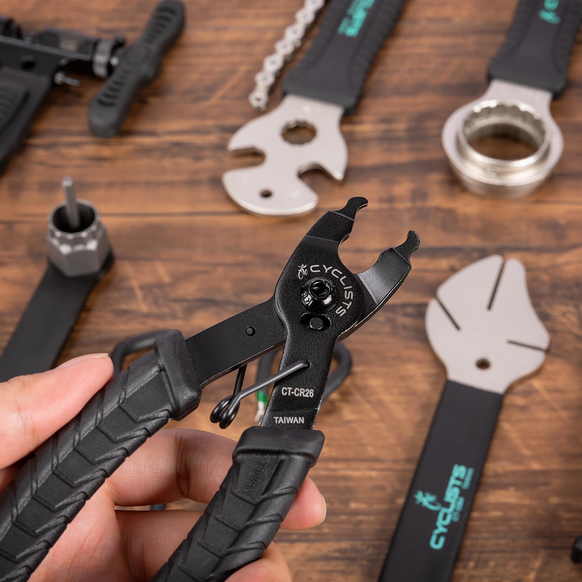 cyclists Kit di Riparazione Bici Portatile, Valigetta Attrezzi per Riparazioni Catene e Pneumatici, Set Completo di Attrezzi per Bici con Custodia per Trasporto
