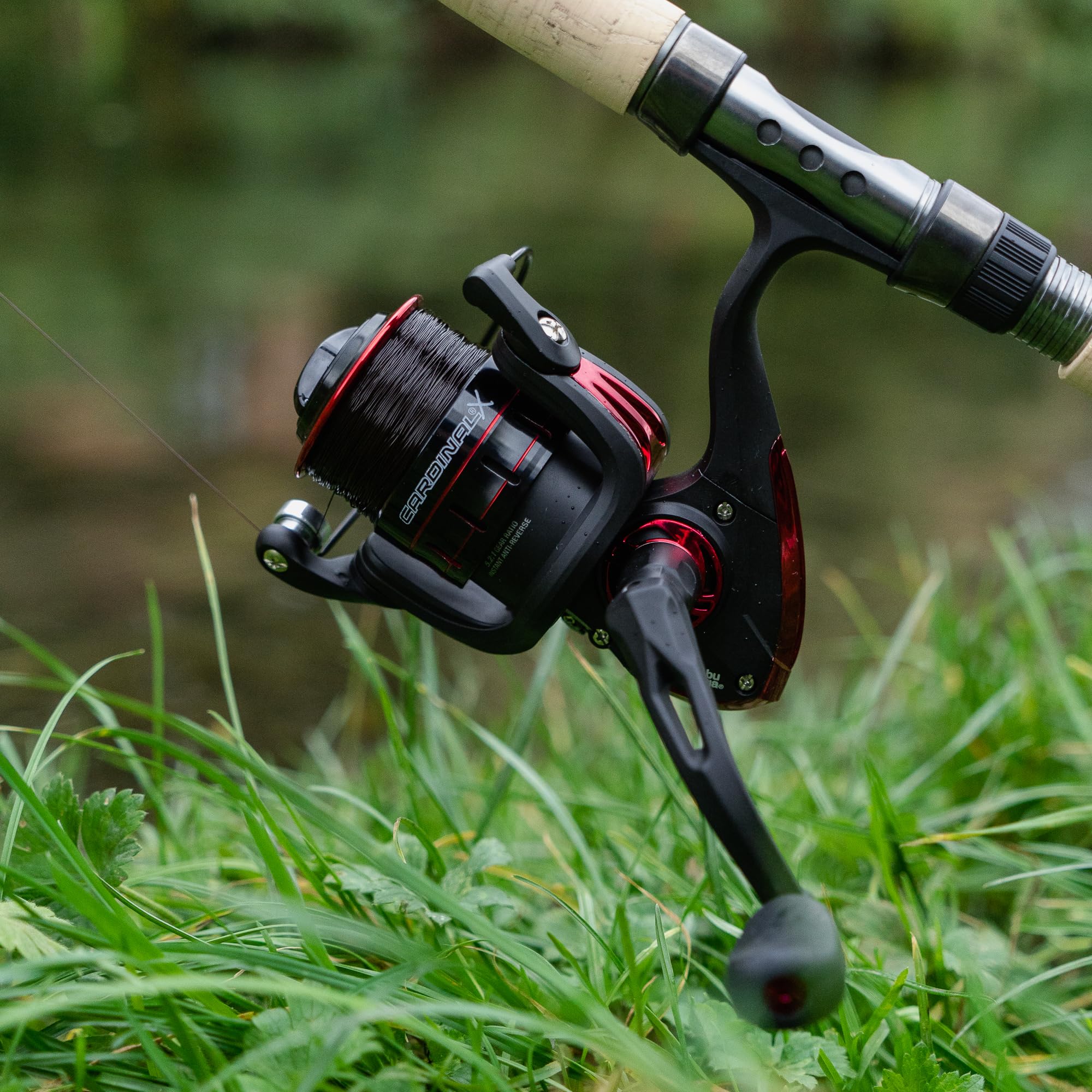 Abu Garcia Cardinal X Allround Spinning Bobina Mulinello per Pesca Acqua Dolce Mulinello per Predator Lure Fishing – Trota, Persico, Luccio, Salmone, Robusto e leggero, Nero e Rosso Alluminio Diverse