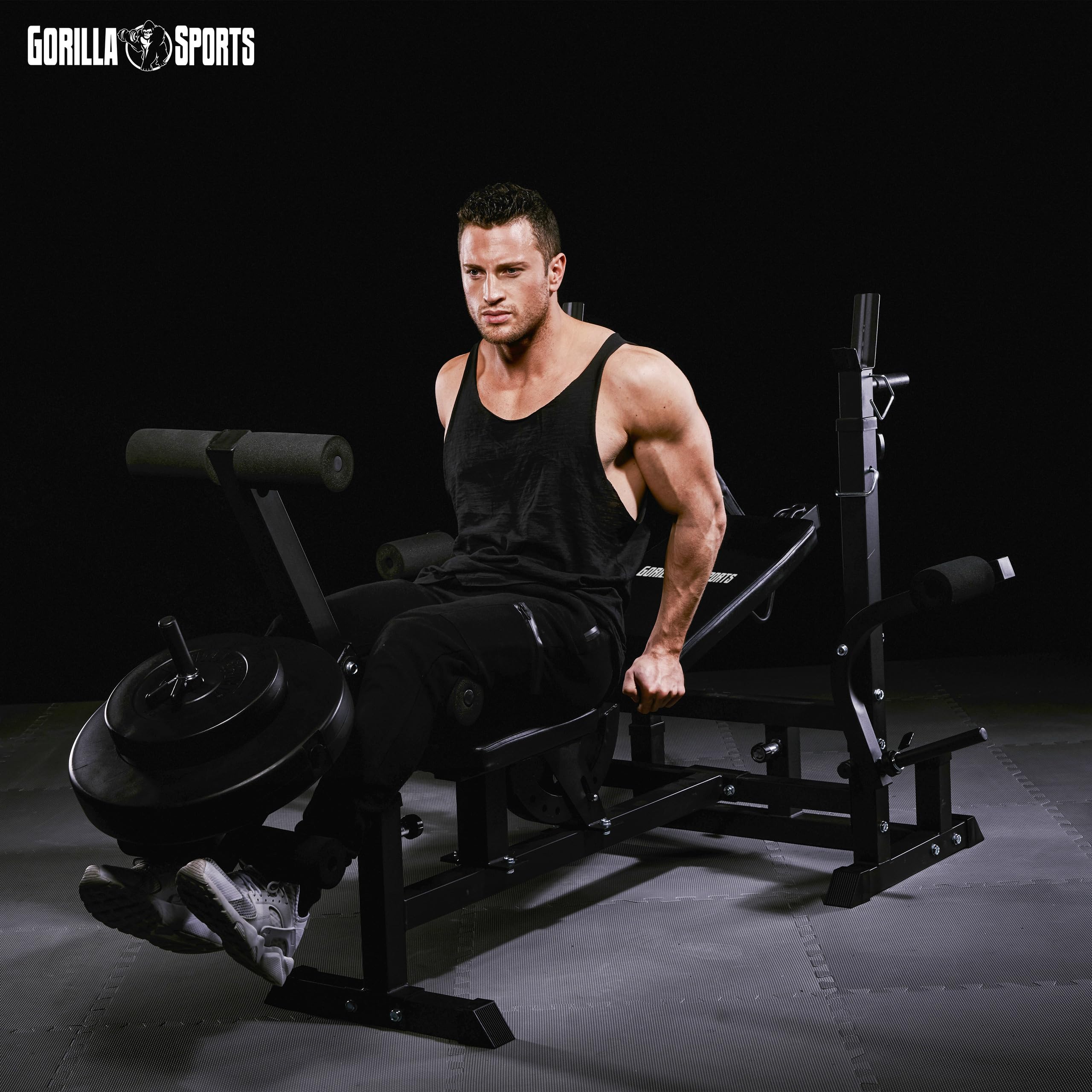 Gorilla Sports® Panca Multifunzione - Schienale Regolabile, Portabilanciere, Butterfly, Curl per Gambe, Nero/Bianco - Panca Pesi, Stazione Fitness